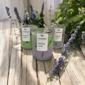 Vela Artesanal Lavender + Matcha Latte – 8 oz